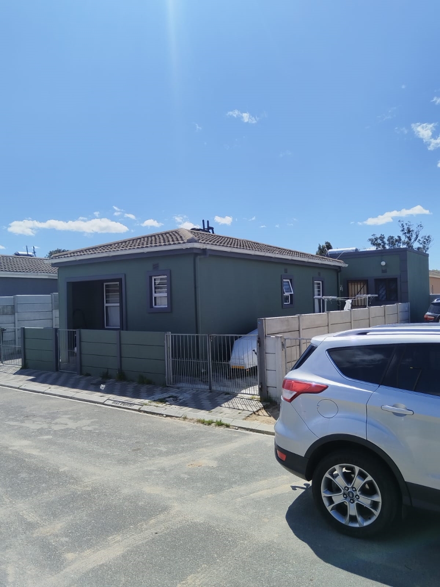 2 Bedroom Property for Sale in Electric City Western Cape